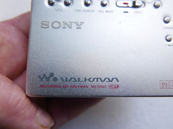 Sony MD Walkman - Portable MiniDisc Player - Silver (MZ-R900) - works well.