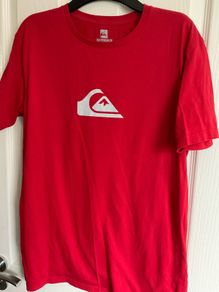 Like new vintage red Quiksilver T-shirt 100% cotton