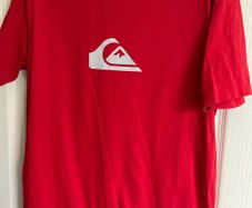 Like new vintage red Quiksilver T-shirt 100% cotton