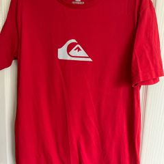Like new vintage red Quiksilver T-shirt 100% cotton