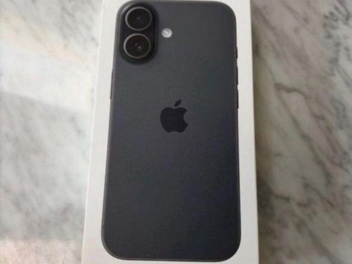 NEW iPhone 17 256GB Black ( Irish stock )