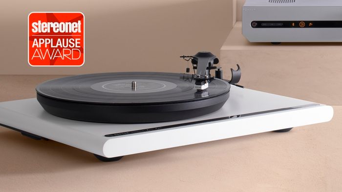 Rare Multy award winning Audiophile Quality Roksan Attessa Turntable ice White pristine condition Stunning bargain