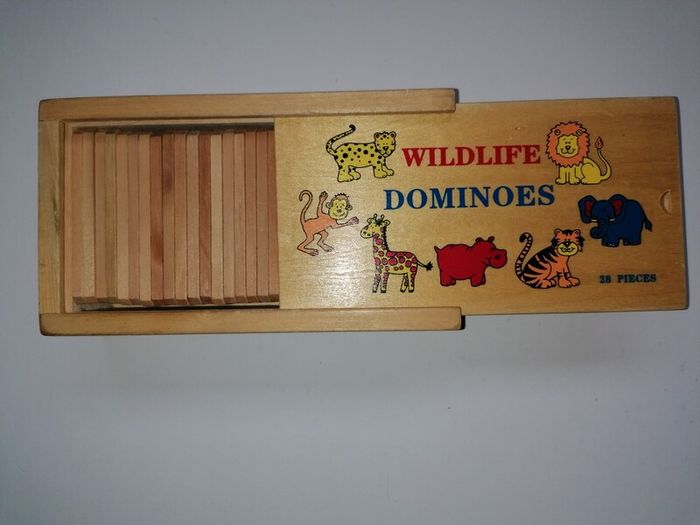 Wooden Game of Wildlife Dominoes (28 Pieces)