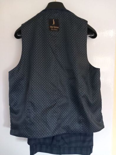 Mens check 3 piece suit reduced to 95  euro