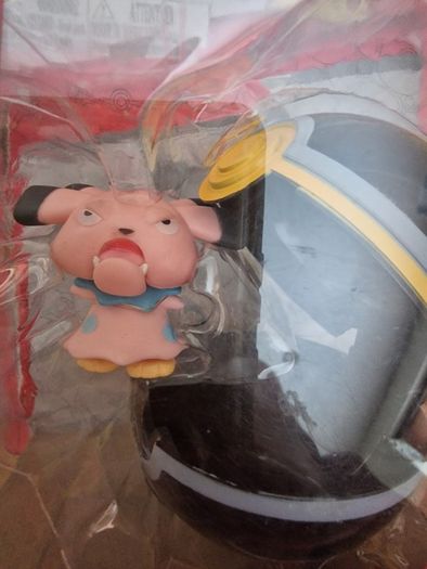 BRAND NEW Pokemon Clip N Go Snubbull and Luxury Ball