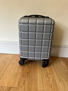 4 wheels luggage for Ryanair's backpack size