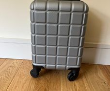 4 wheels luggage for Ryanair's backpack size