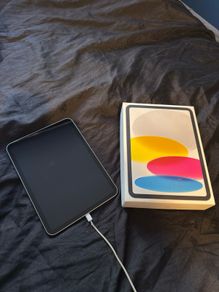 iPad 10th Generation | Silver | 64GB | Like New