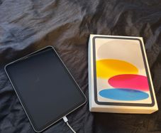 iPad 10th Generation | Silver | 64GB | Like New
