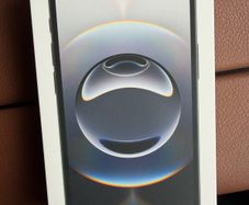 iPhone 16e 128gb black NEW