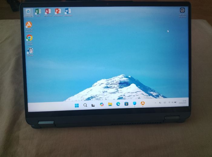 Lenovo ideapad Flex 5i 2 in 1 12th gen i3