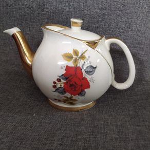 Stylish Deco Teapot from Gibsons Staffordshire