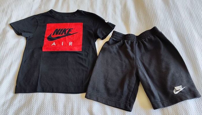 NIKE - Boy's Sets. Age 6-7