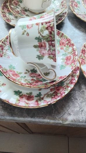 20piece Royal Stratford Old Country  Garden