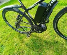 Giant ALUXX 600 Series Electric Bike