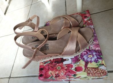 Refresh wedge cross nude size 40