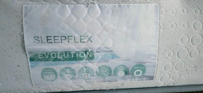 Evolution Double Mattress 190 X 138 X 26 Cm