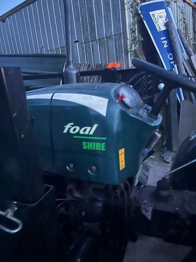 Compact tractor