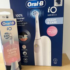 Oral B electric toothbrush
