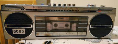 From 1982's SANYO M-7100LE Radio Stereo Cassette Recorder, working good.