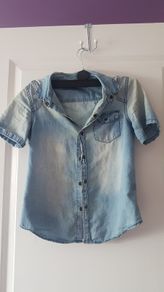 Used look shirt fits adults xs