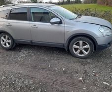 nissan qashqai  breaking