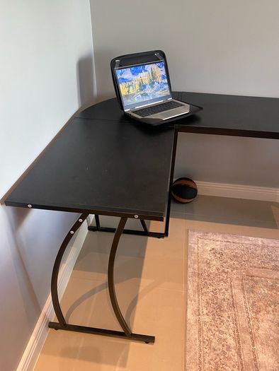 Computer desk