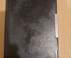 Amazon Kindle in lovely Black leather case, displaying error code 2