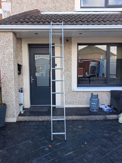 Two piece extendable ladder