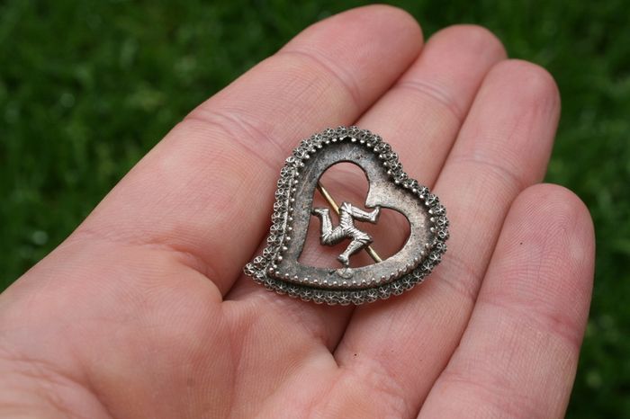 Vintage Sterling Silver 925 Brooch 1"x1"