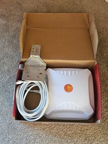 Poynting 5G antenna - like new