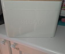Bread bin