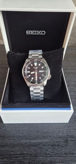 Seiko 5 Sports SKX 42.5mm Bracelet Watch Brand New