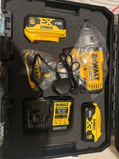 DEWALT DCF900 XR 18V Brushless Cordless Impact Wrench