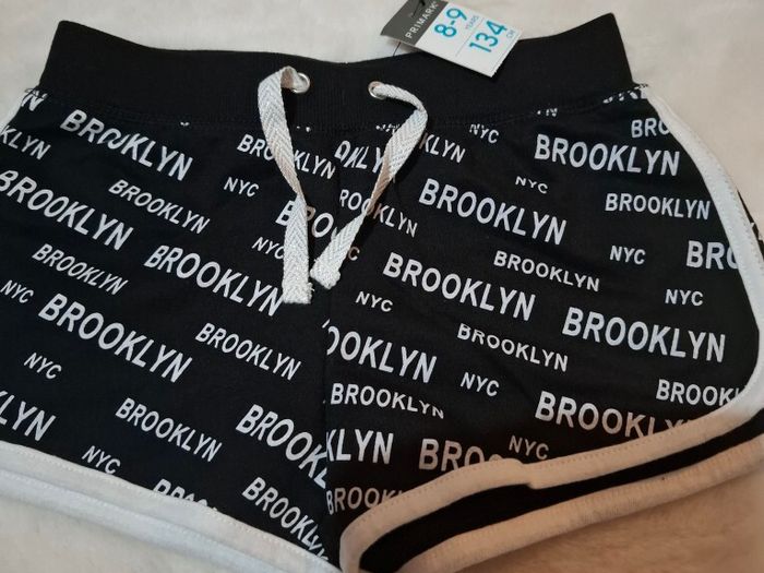 New girls shorts size 8-9 years