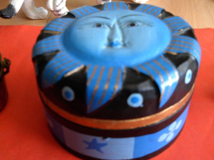 2 trinket boxes