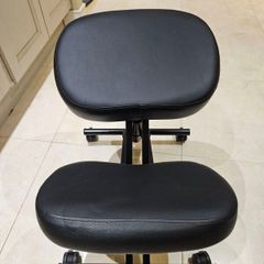Kneel chair stool. Ergonomic. Posture.