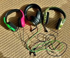 headphones - for repair or parts