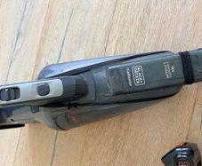 Black+Decker Handheld Cordless Vacuum Cleaner 2 batteries