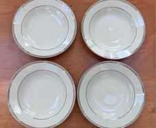 2004 Royal Doulton Soup/Pasta Bowls x 4