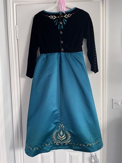 Anna costume