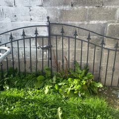 PRICE DROP garden gates 9ft width