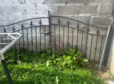 PRICE DROP garden gates 9ft width
