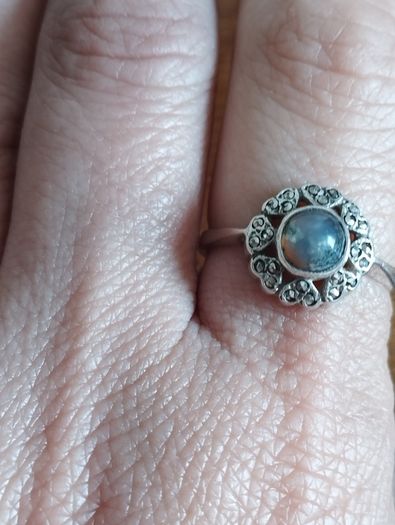 Sterling Silver Ring with Labradorite and Marcasite.