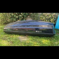 Roof box and bars