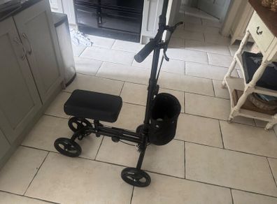 Knee scooter