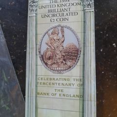 2 pound unc coin