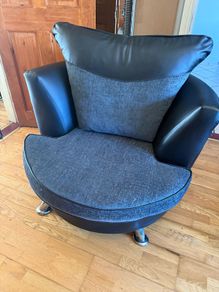 Free Swivel chair
