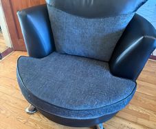 Free Swivel chair