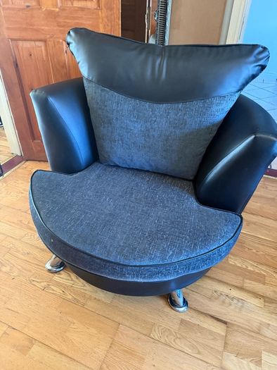 Free Swivel chair